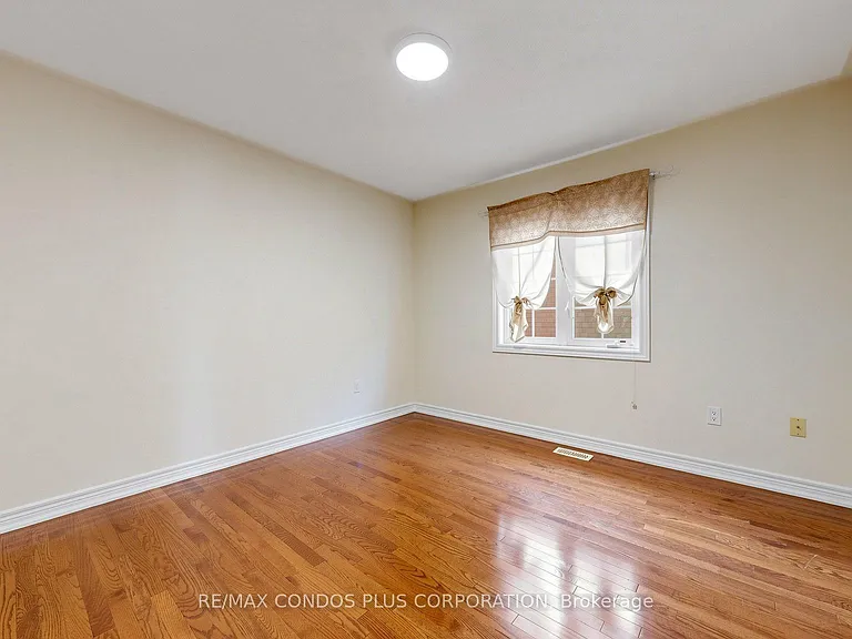 139 Queen Filomena Ave — Photo 38