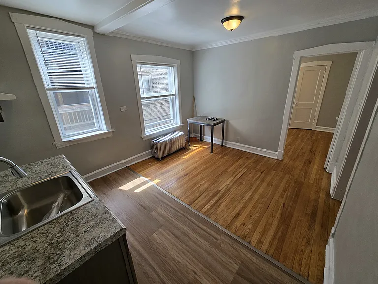 4826 N Avers Ave #2W — Photo 4