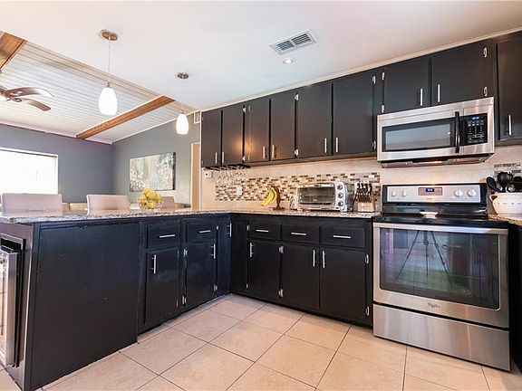5th image of 7000 Onyx Dr N