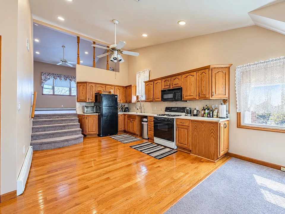214 Newark Ave #2