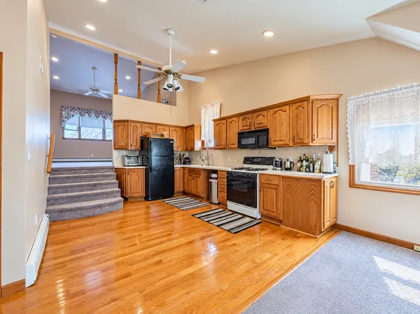 214 Newark Ave #2, Lyndhurst, NJ 07071