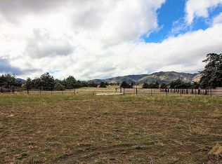 21041 Sierra Vista Dr, Tehachapi, CA 93561