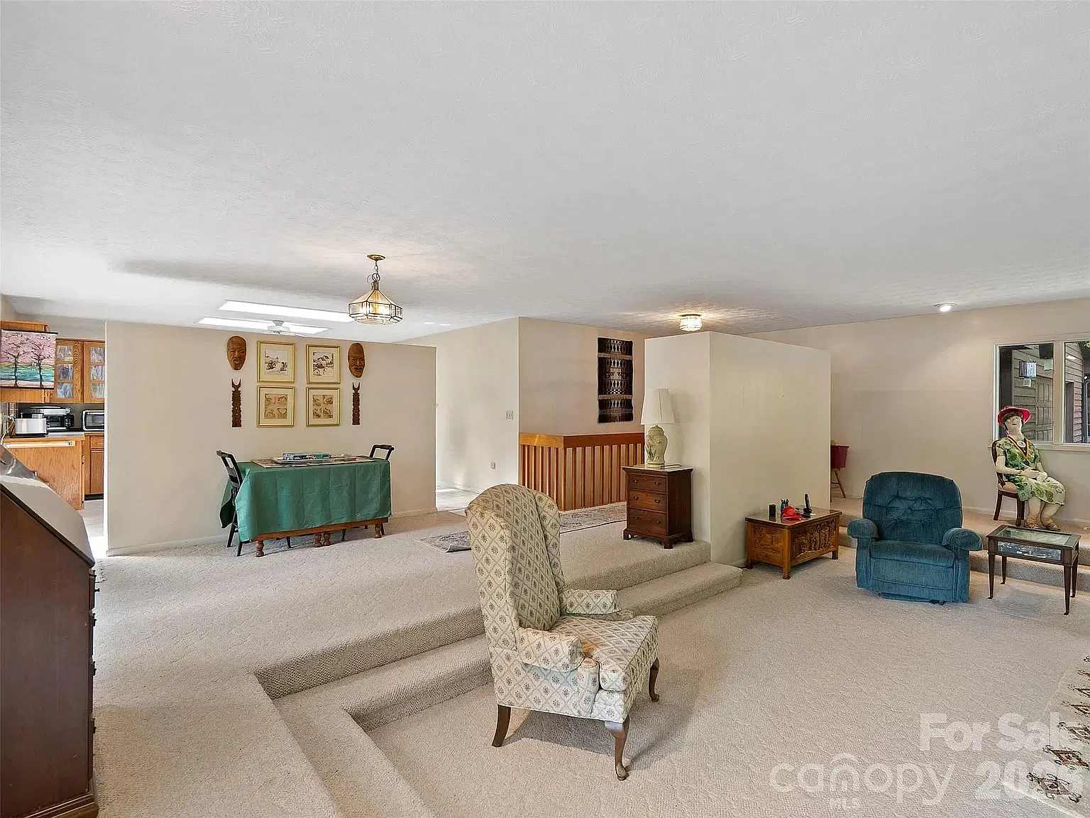 4 bed, 3121 sqft, $4,000 — Photo 4
