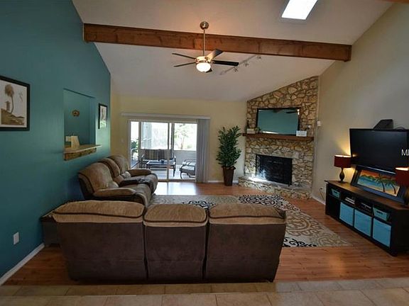 3rd image of 2828 Charmont Dr