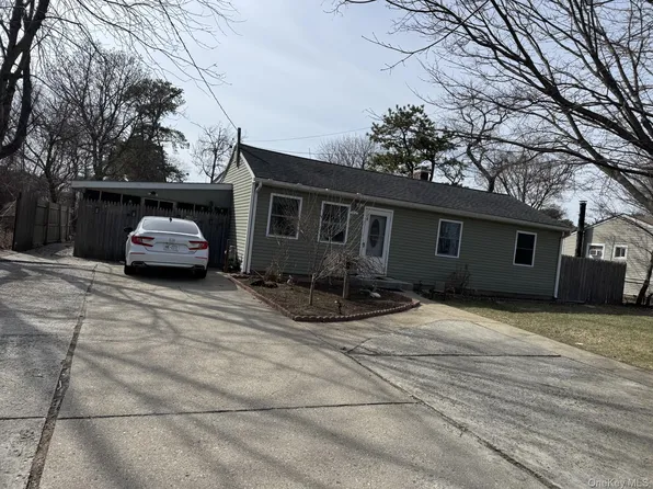 74 Eisenhower Avenue, Brentwood, NY 11717