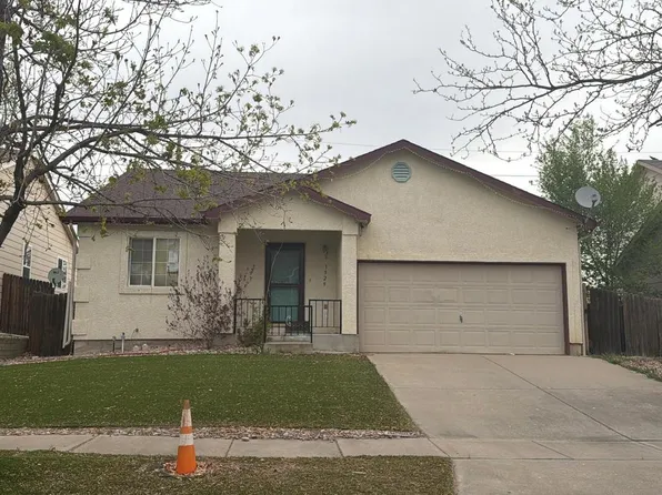 3929 Elk Ln, Pueblo, CO 81005