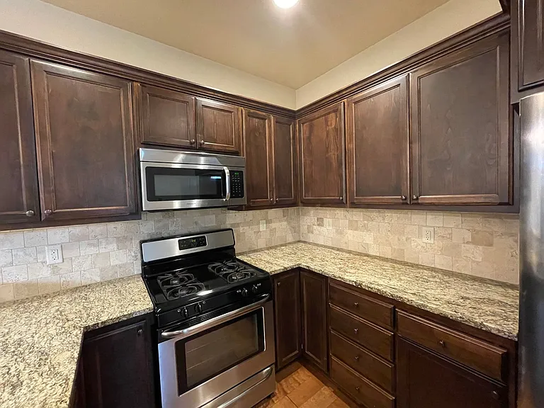 5783 SW Remington Dr — Photo 8