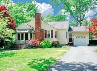 628 Witthill Rd, Ridgewood, NJ 07450