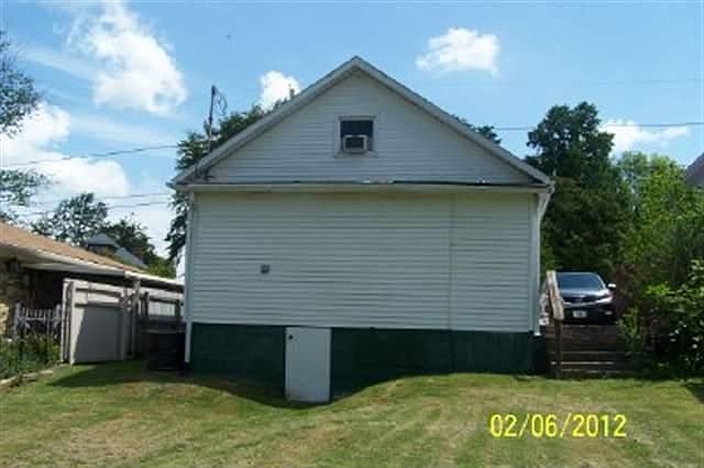 2nd image of 2506 Beech St