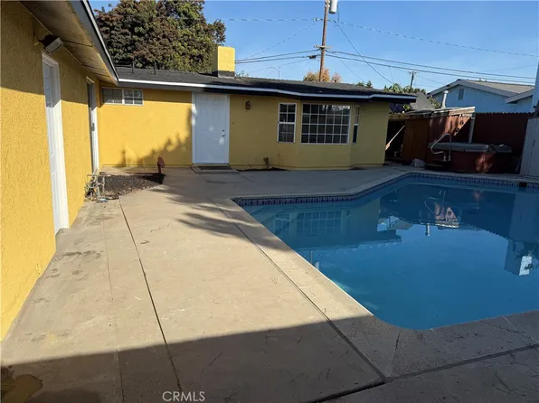2435 W Broadway, Anaheim, CA 92804