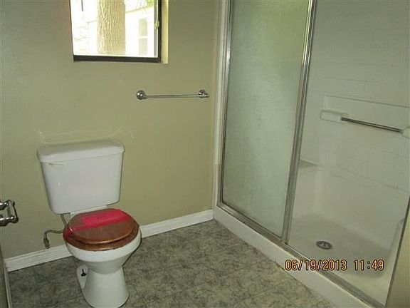 3rd image of 125 Myrtle Dr