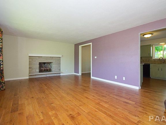 3rd image of 2725 N Rockwood Dr