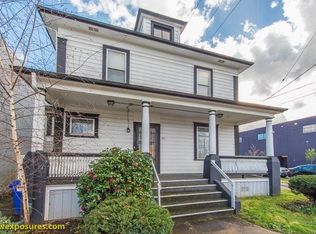 906 SE Harrison St, Portland, OR 97214