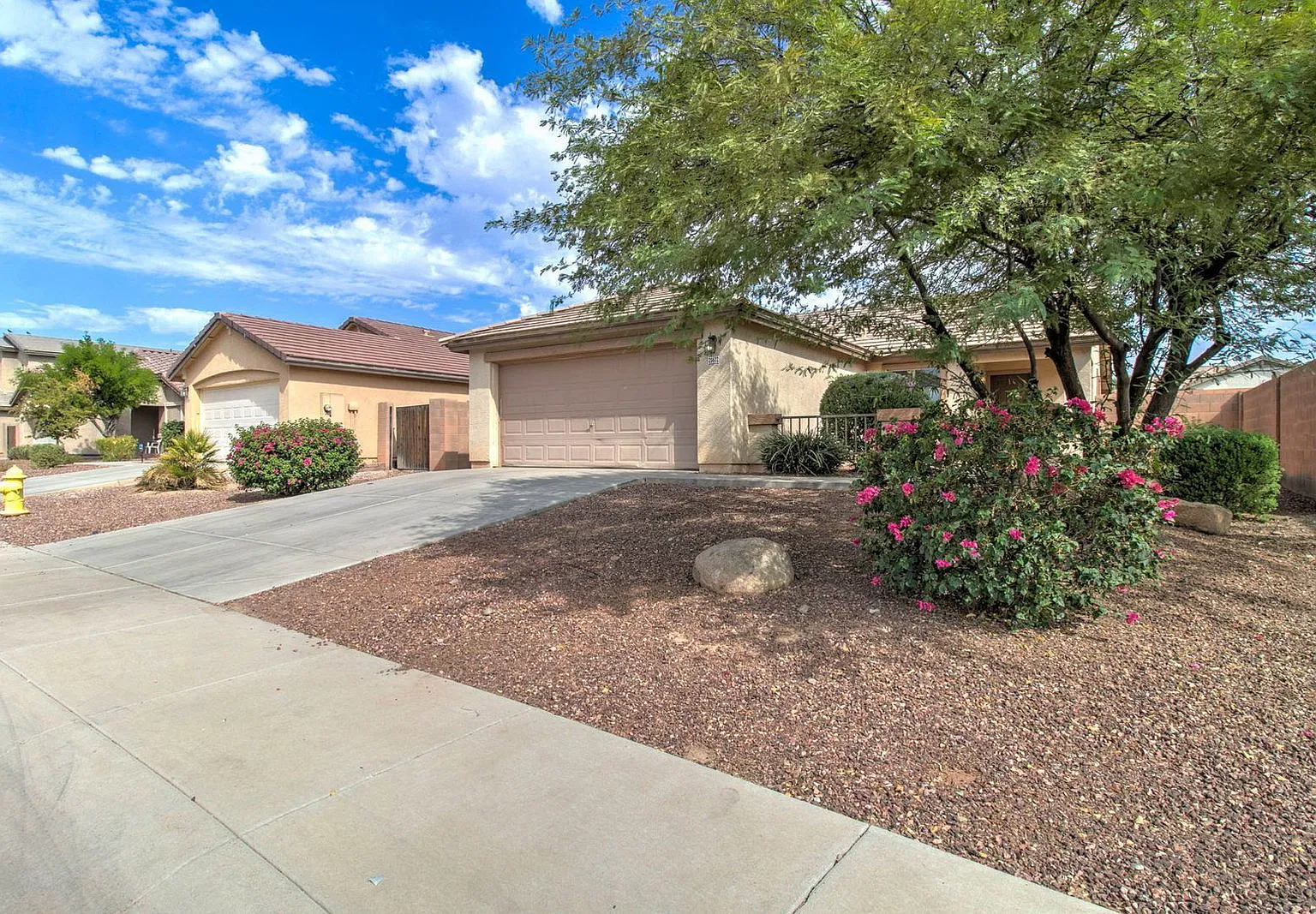 3 bed, 2.0 bath, 1138 sqft, $1,700 — Photo 3