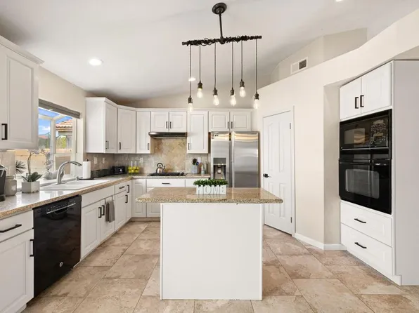 42639 Devonshire St, Palm Desert, CA 92211