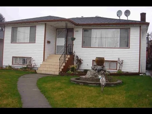 4963 Rupert St, Vancouver, BC V5R 2J6
