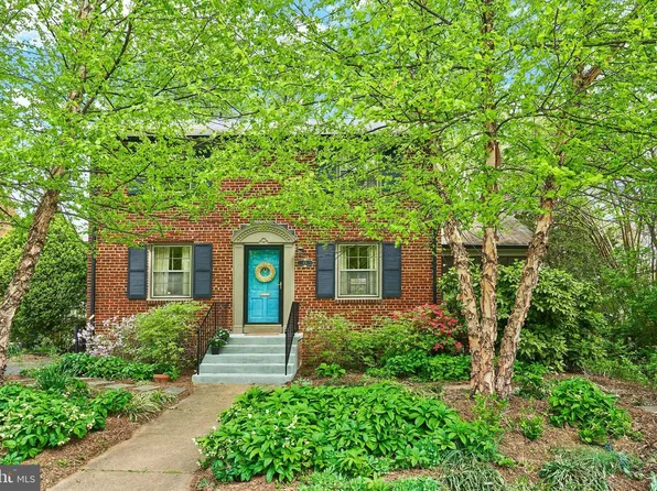 15 N Irving St, Arlington, VA 22201