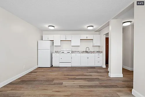 Lawson Arms Apartments Photo 1