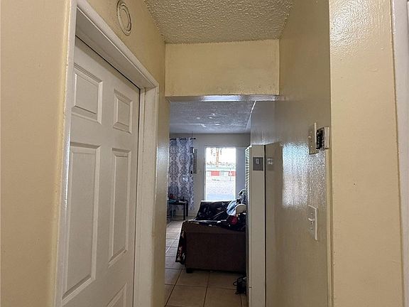 5th image of 135 W Grace St