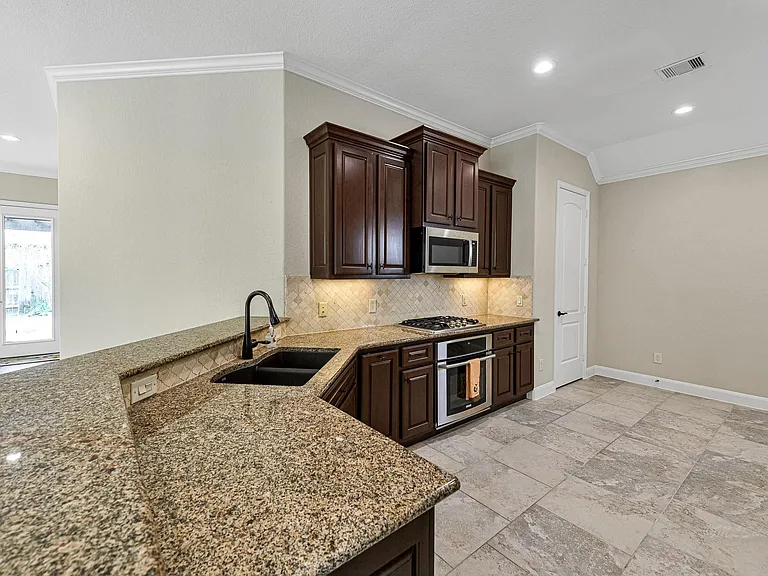 4906 Augusta Pointe Ct — Photo 14