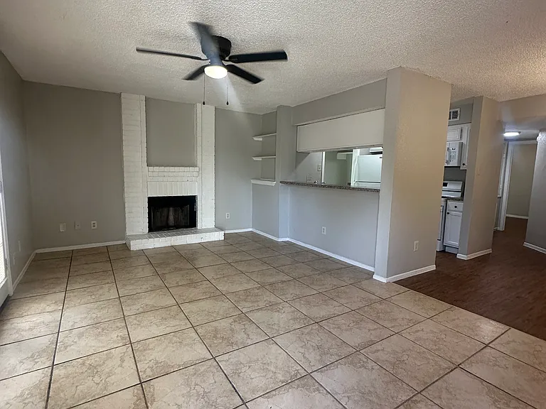 1304 Brenda Ln #A — Photo 2