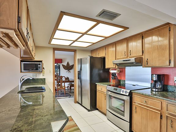 5th image of 14911 Lake Forest Dr