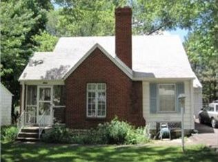 5208 Linden St, Roeland Park, KS 66205