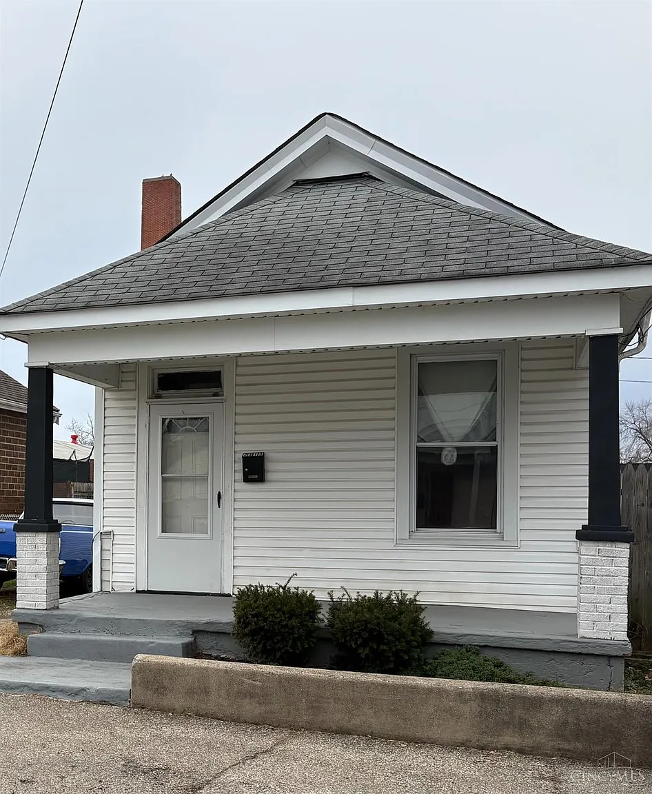 2313 Elbe Ave photo 1
