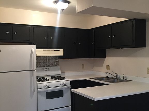 2nd image of 1190 Woodbrook Ln