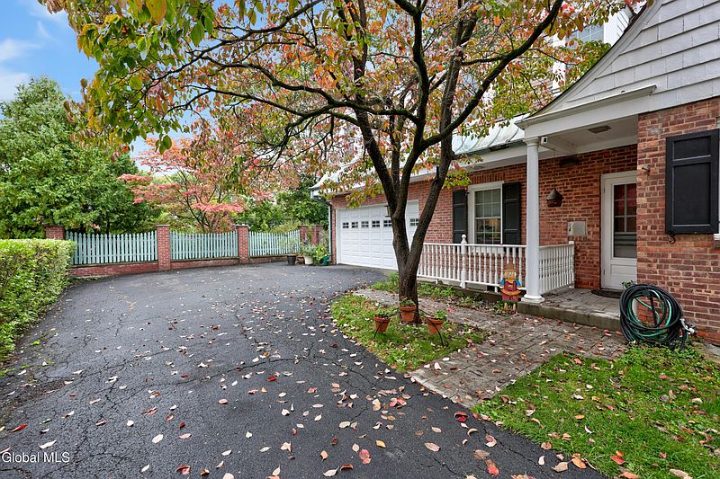 2nd image of 254 Lenox Avenue