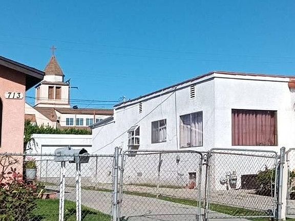3rd image of 709 Fraser Ave