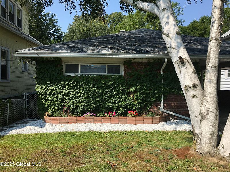 2nd image of 465 Ontario Street