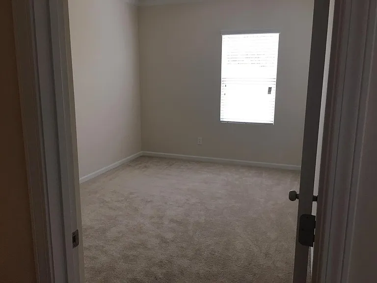 8044 Remington Heights Dr — Photo 17