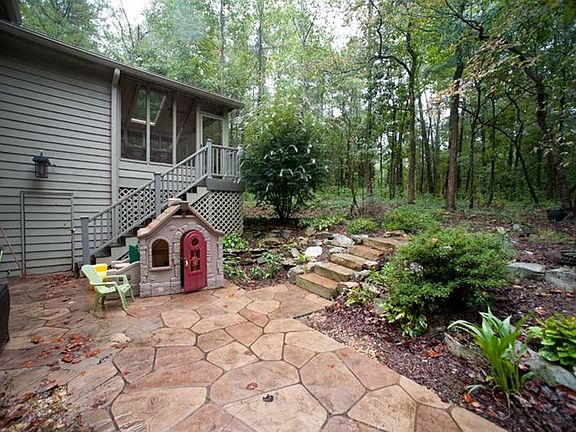 5th image of 2133 Bishop Creek Dr