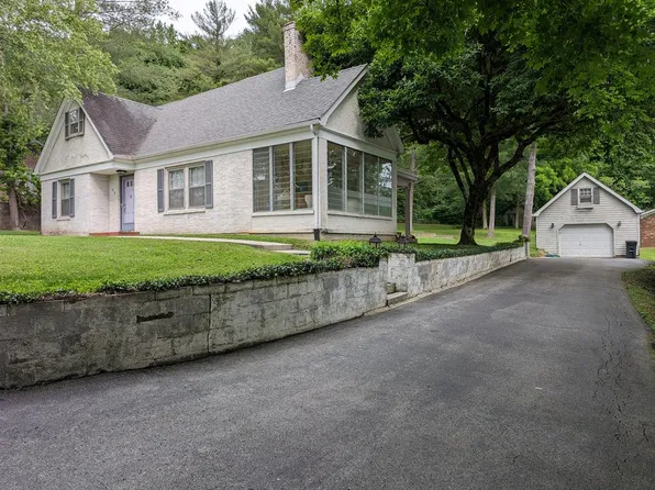 410 W Church St, Burkesville, KY 42717