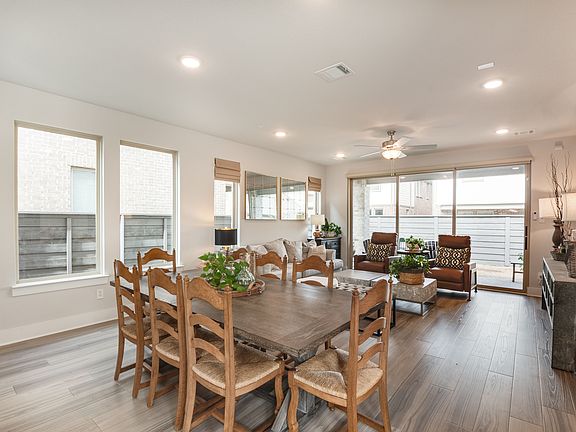 5th image of 1109 Marigold St