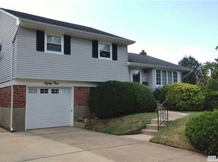 84 Belmont Cir, Syosset, NY 11791