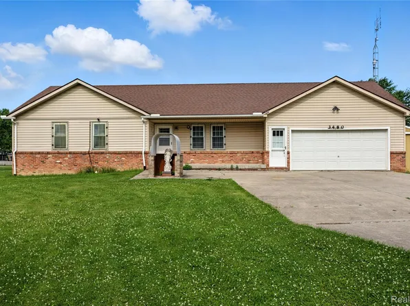 3480 S Vassar Rd, Burton, MI 48519