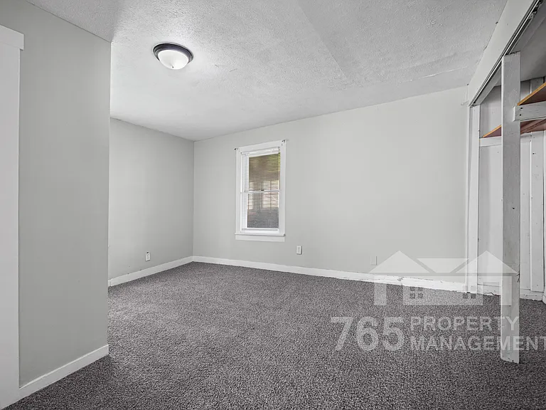 308 N 5th St — Photo 8