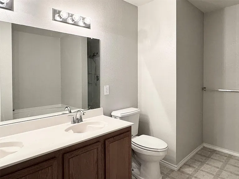 12824 Vassar Dr — Photo 13
