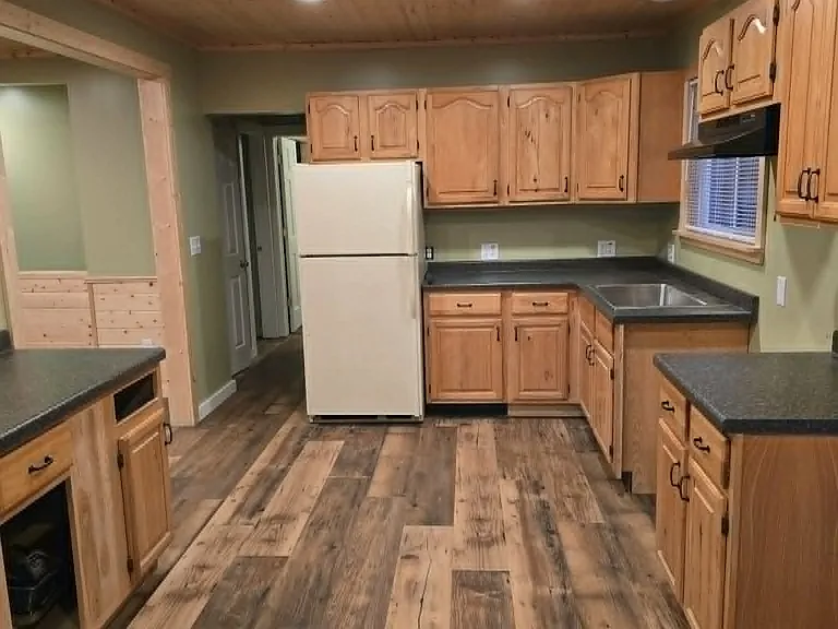 7758 S County Rd S — Photo 11
