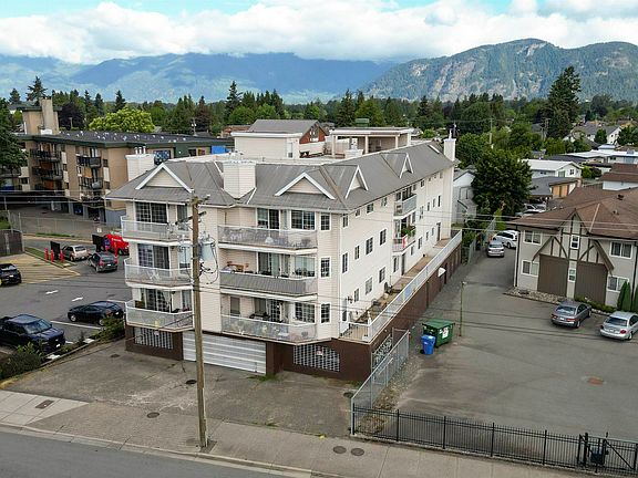 2nd image of 46351 Yale Rd #206