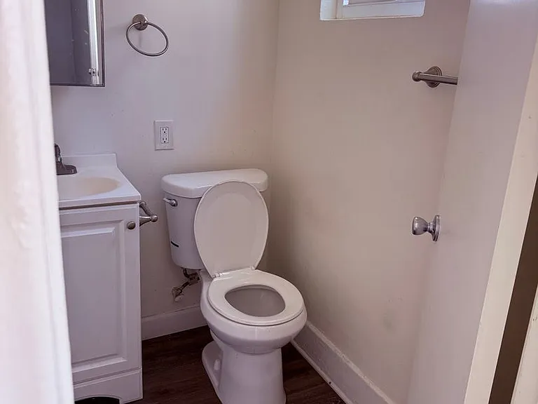 1033 Hoffman Ave — Photo 13
