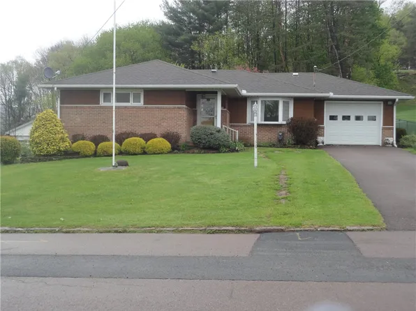 109 Sherman St, Meyersdale, PA 15552