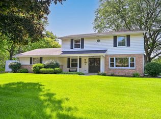 8081 Fielding Ln, Greendale, WI 53129