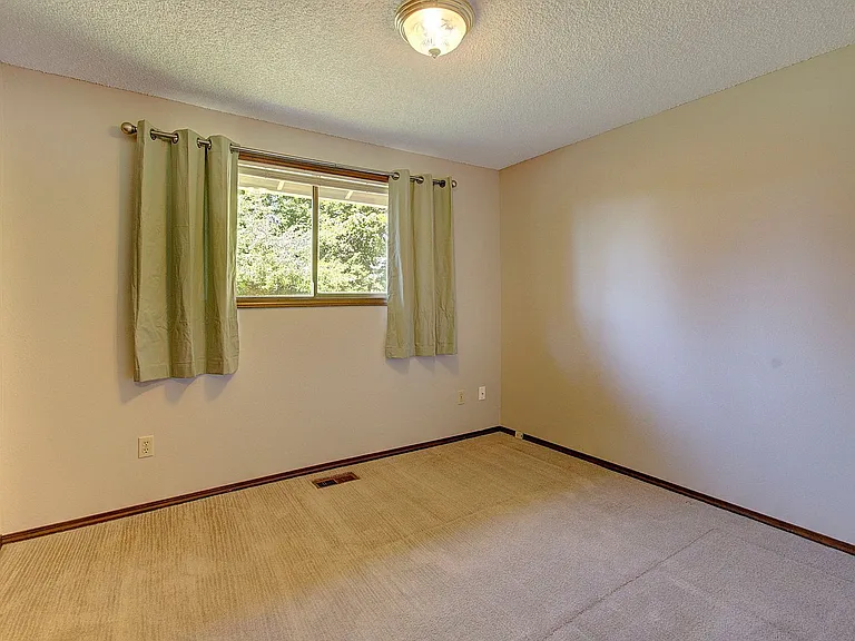 1114 SE 106th Ct — Photo 19