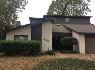 302 N Creekdale Dr, Norman, OK 73072