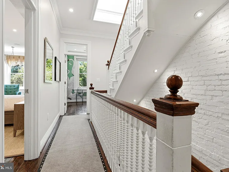 2121 R St NW — Photo 18