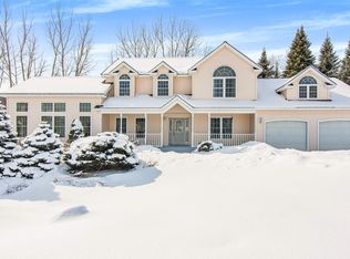 2 Lake Mont Dr, Saint Albans, VT 05478