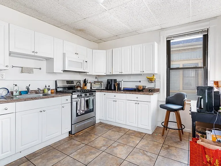56 Walnut St #2 — Photo 3